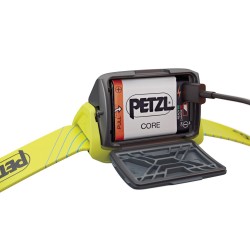 Latarka czołowa Petzl TIKKA CORE GREEN 